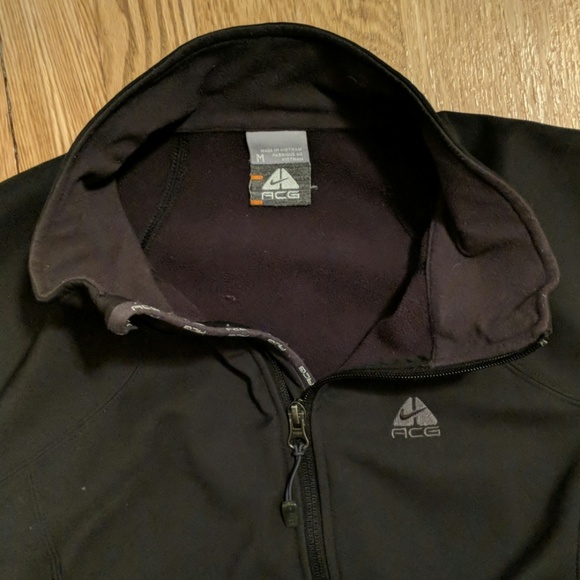 Women's Nike ACG Jacket - Picture 2 of 4